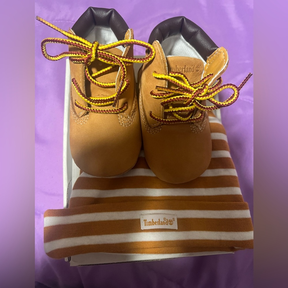 Infant wheat crib timberlands